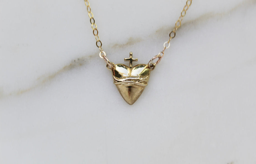 Sacred Heart of Jesus Necklace – Catholic Devotional Jewelry | Faith-Inspired Gift for Women