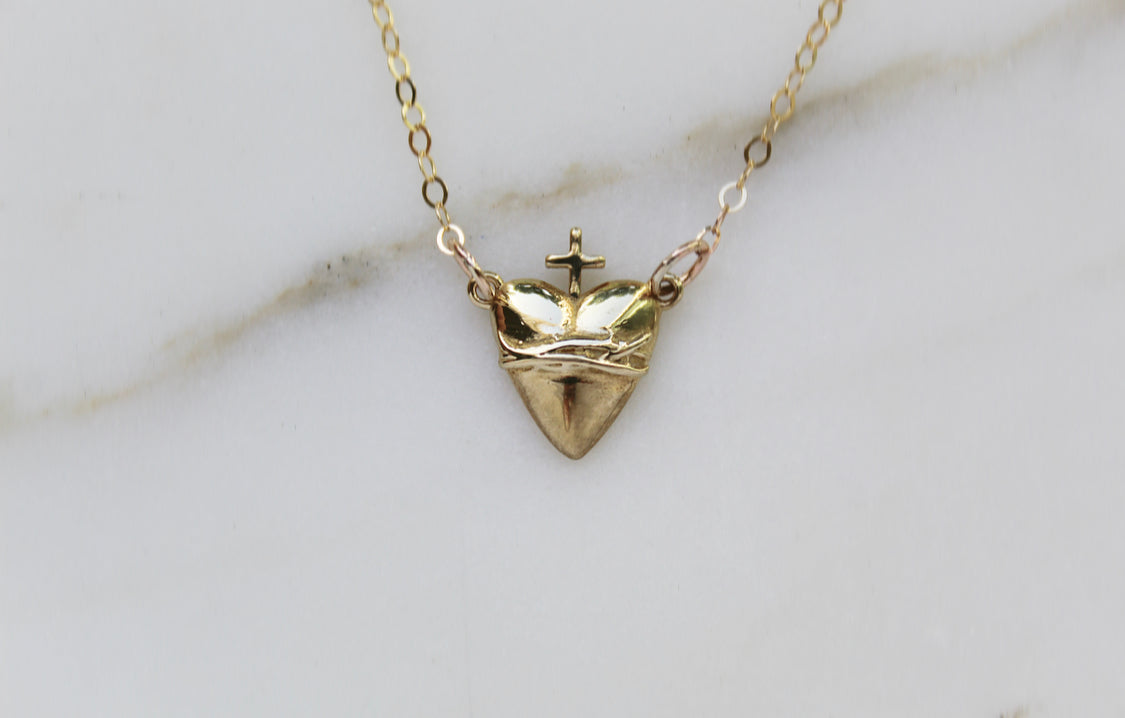 Sacred Heart of Jesus Necklace – Catholic Devotional Jewelry | Faith-Inspired Gift for Women