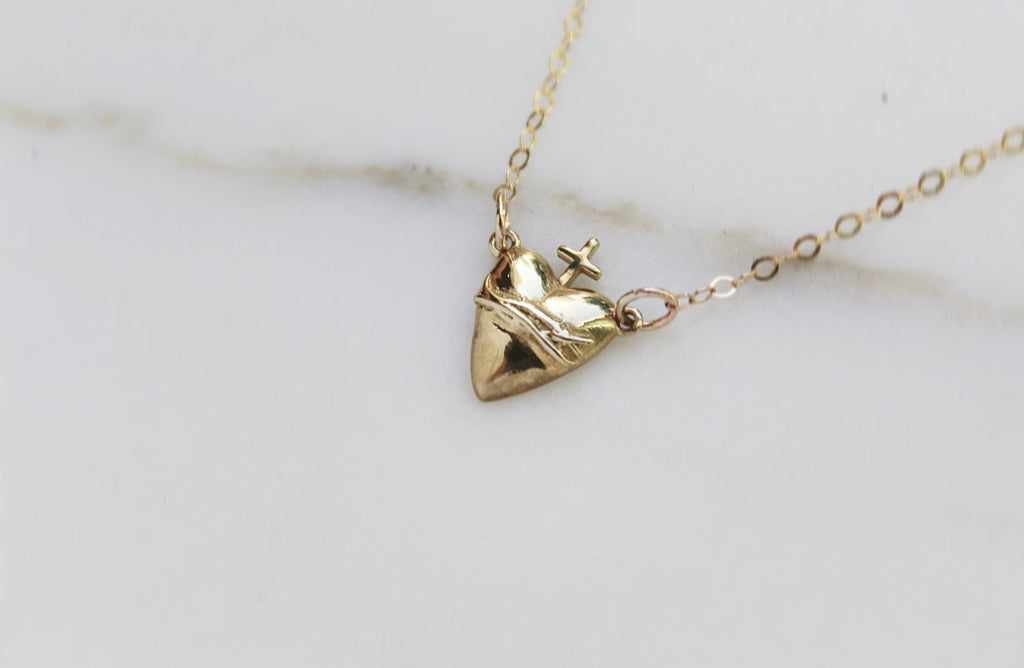 Sacred Heart of Jesus Necklace – Catholic Devotional Jewelry | Faith-Inspired Gift for Women