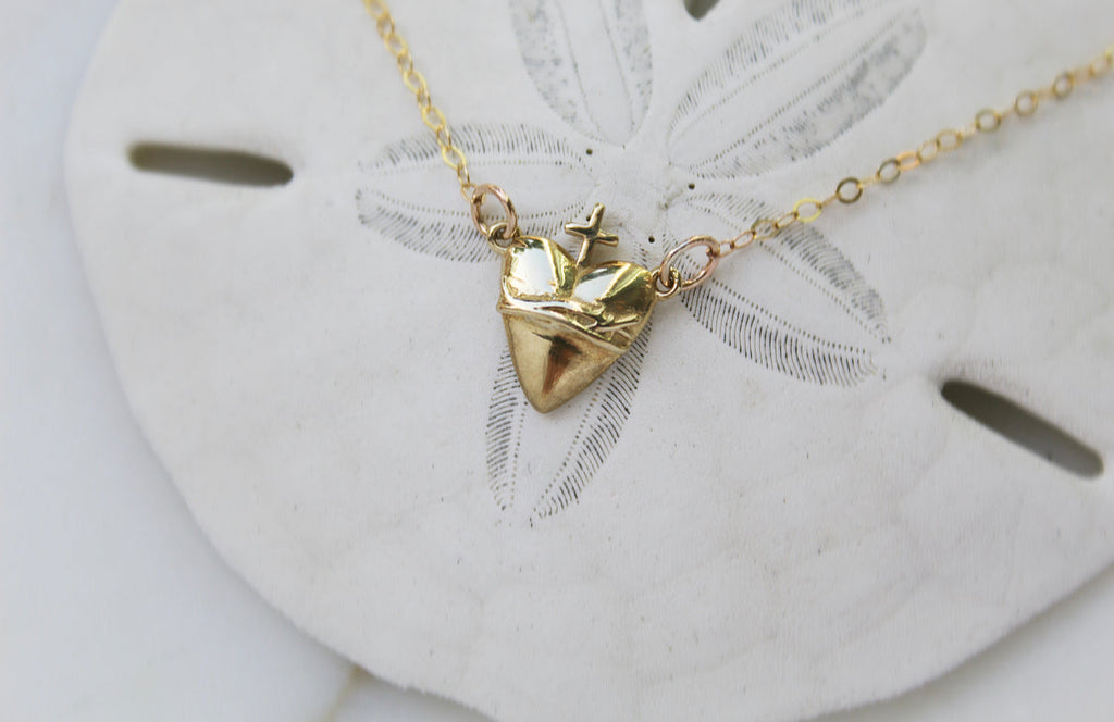 Sacred Heart of Jesus Necklace – Catholic Devotional Jewelry | Faith-Inspired Gift for Women