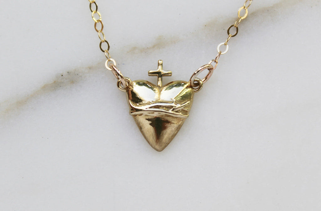 Sacred Heart of Jesus Necklace – Catholic Devotional Jewelry | Faith-Inspired Gift for Women