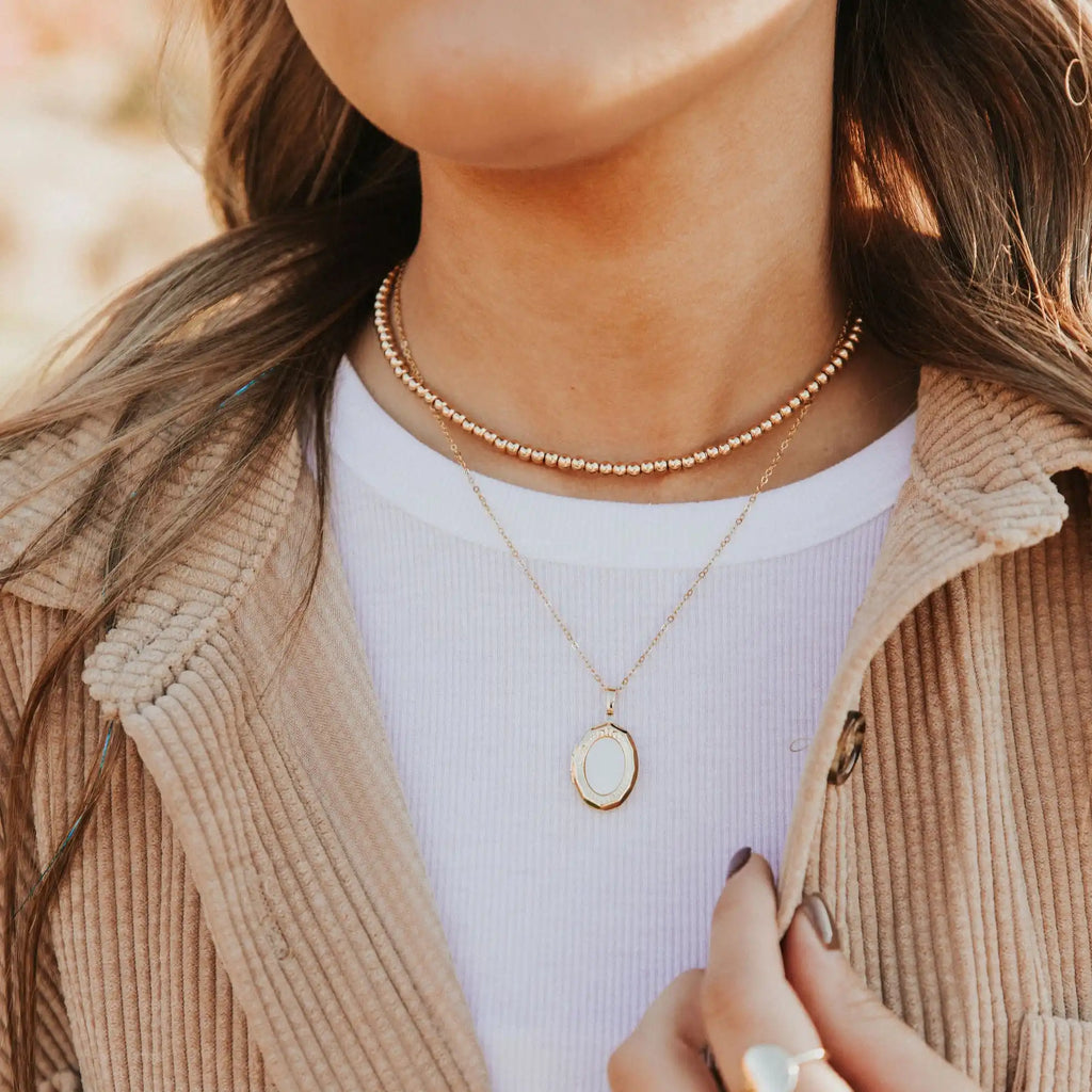 Isabelle Locket Necklace – Vintage Style Photo Locket Pendant | Keepsake Jewelry Gift