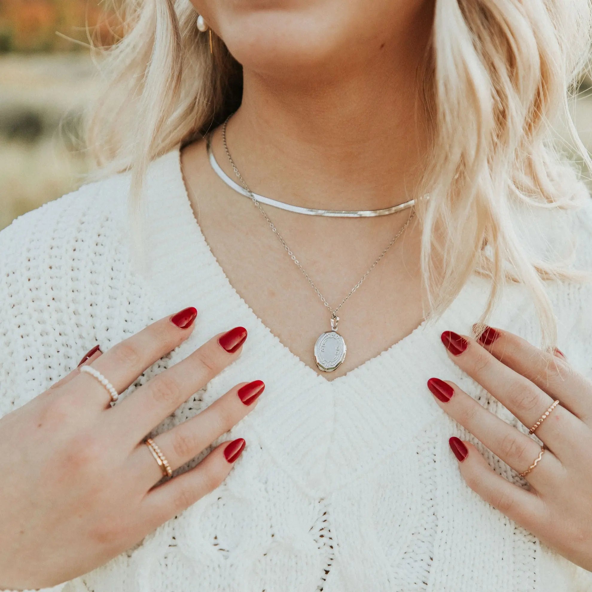 Isabelle Locket Necklace – Vintage Style Photo Locket Pendant | Keepsake Jewelry Gift