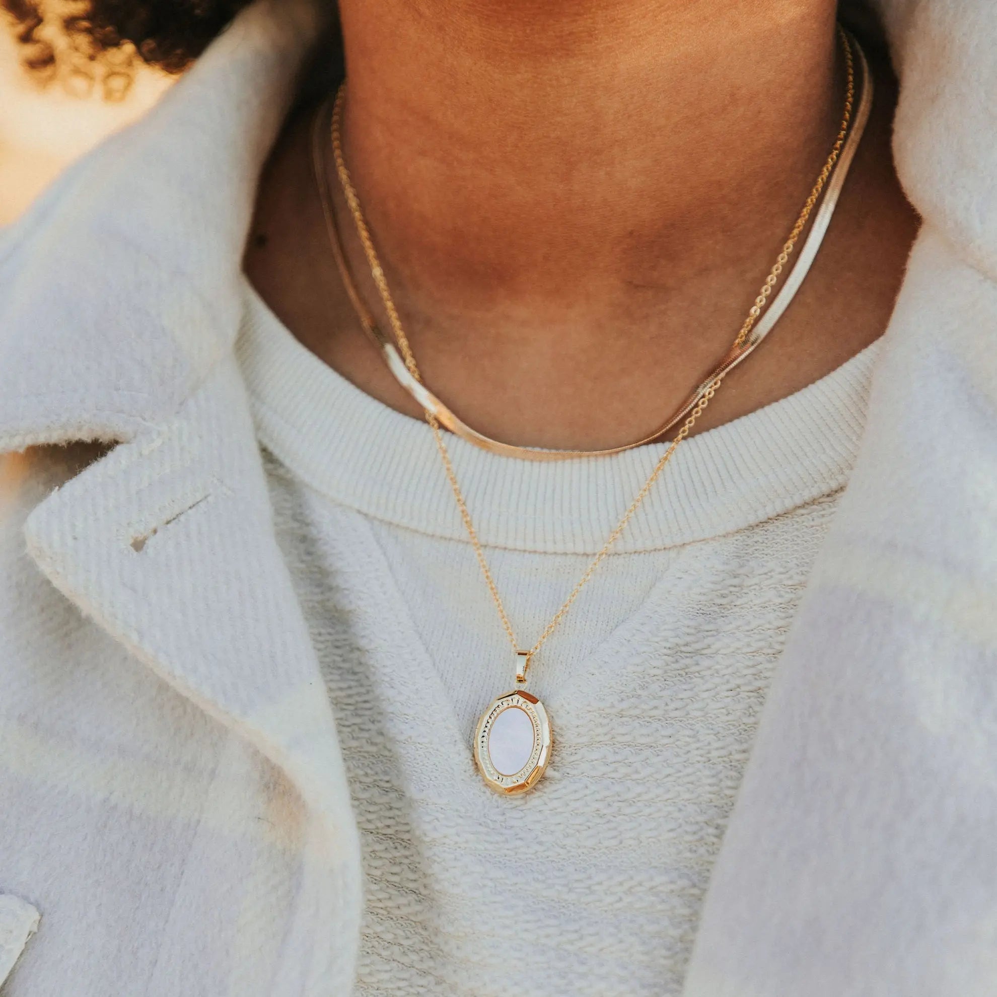 Isabelle Locket Necklace – Vintage Style Photo Locket Pendant | Keepsake Jewelry Gift